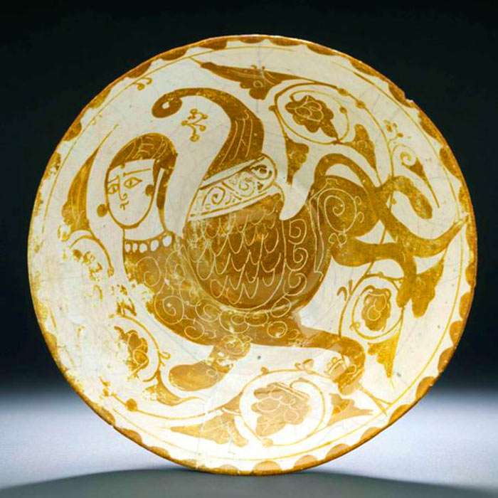 A Lustre bowl from Syria, made between 1075-1125
