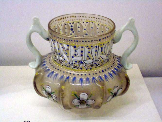 Catalan glass vase from around 1500