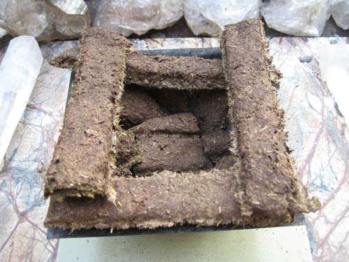 agnihotra, stacking cow dung