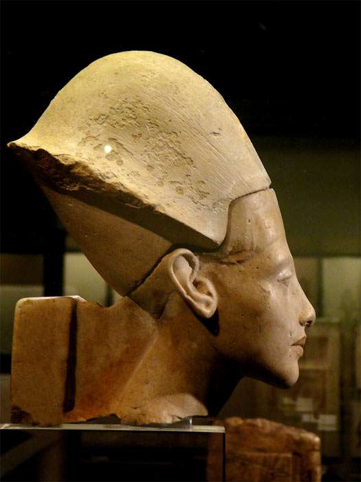 head of Akhenaten