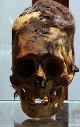 red hair skull from Peru